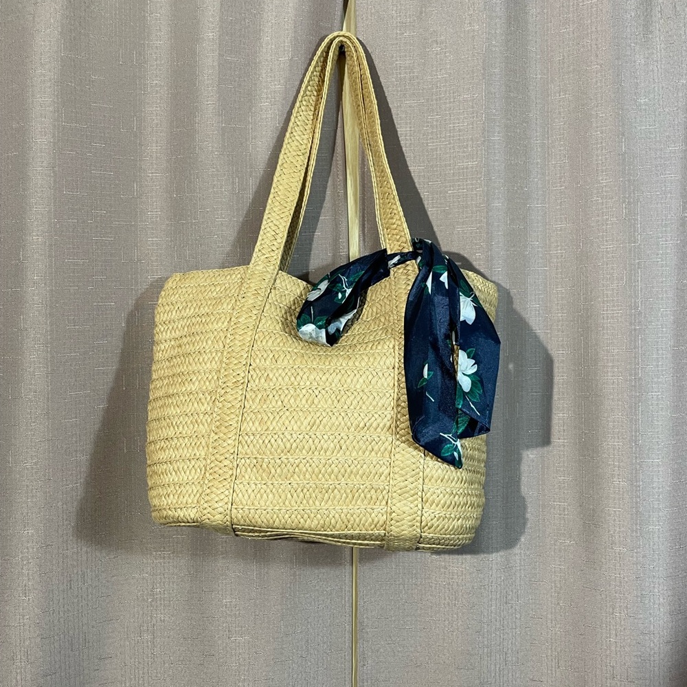 Draper James Everyday Straw Bag Tan EUC Beach Vacation Resortwear Coastal